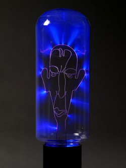 Flameworked borosilicate glass, inert gas, phosphors, wire, electricity
6"w x 6"d x 18"h plasma light art wayne strattman