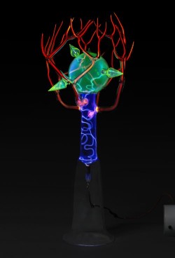 Flameworked borosilicate glass, inert gas, electricity
12"w x 12"d x 25"h plasma light art wayne strattman